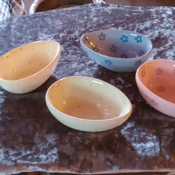 NIB 3 boxes of 4 Egg Shaped Bowls 12 total - Picture 2 of 7